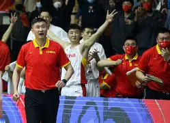 渝州黑豹队对阵天山鲸鲨队，拳击大师赛击败，细节决定成败——目标直指冠军